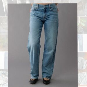 American Eagle Outfitters Light Blue Ex-Boyfriend Jeans size 4 NWOT Fresh Bright